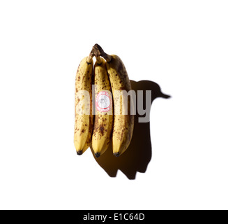 Drei Bananen sind alt und fast Unsaleble im Angebot für 50 p. Stockfoto