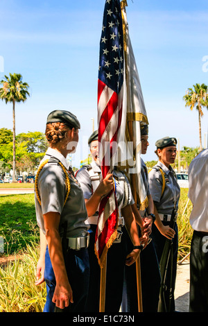 Junge Frauen der Armee High School ROTC im Dienst an der Memorial Day Parade in Sarasota FL Stockfoto