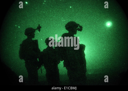 US-Soldaten aus der 4th Brigade Combat Team, 25. Infanterie-Division suchen eines fehlenden Soldaten in der Provinz Ghazni von A Stockfoto