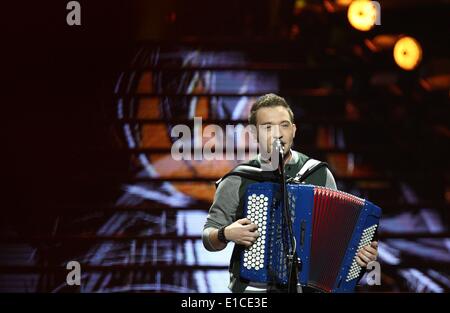 Sopot, Polen 30. Mai 2014 Enej Band spielen live auf der Bühne während des Festivals Top Trendy 2014 im Wald Opra Credit: Michal Fludra/Alamy Live News Stockfoto