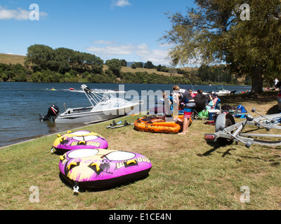 Waikato River Boote Aktivitäten in der Nähe von Cambridge Nordinsel Neuseeland Stockfoto