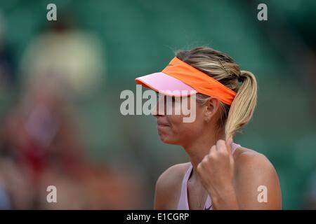 Paris, Frankreich. 30. Mai 2014. Maria Sharopova feiert in der Frauen Singles dritten Vorrundenspiel gegen Paula Ormaechea von Argentinien bei den French Open in Roland Garros in Paris am 30. Mai 2014. Sharopova gewann 2: 0. Bildnachweis: Chen Xiaowei/Xinhua/Alamy Live-Nachrichten Stockfoto