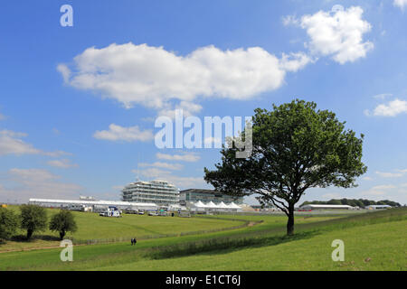 Epsom Downs, Surrey, UK. 31. Mai 2014. Die Vorbereitungen sind im Gange für den Betrieb des Epsom Derby am kommenden Samstag. Es ist das höchstdotierte Pferderennen Großbritanniens und die renommiertesten des Landes fünf Klassiker und wurde zuerst im Jahre 1780 laufen. Es wird regelmäßig von der Königin und andere Mitglieder der königlichen Familie besucht. Bildnachweis: Julia Gavin/Alamy Live-Nachrichten Stockfoto