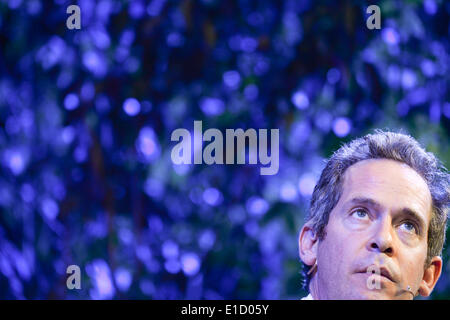 Der Hay Festival 2014. Hay on Wye, Wales, UK. 31. Mai 2014. TOM HOLLANDER (Schauspieler), wer zahlt die Rev Adam Smallbone in der hit-Komödie REV, am vorletzten Tag des Daily Telegraph Heu Literaturfestival 2014, Wales UK Credit: Keith Morris/Alamy Live-Nachrichten Stockfoto