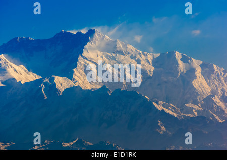 Kanchenjunga Berges Gipfel des Himalaya bedeckt mit Schnee o trekking Pfad Sandakphu Stockfoto