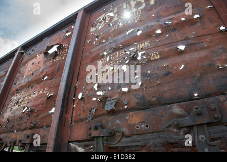 Bahnübergang an der Grenze von Slowjansk - frontline Position des pro-russischen Separatisten in der Ukraine 2014 in Konflikt Stockfoto