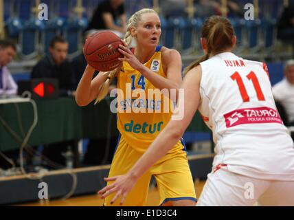 Sopot, Polen. 31. Mai 2014. Sopot, Polen 31. Mai 2014 Polen Gesichter Schweden im freundlichen Frau Basketball Spiel in 100-Lecia Sporthalle in Sopot.Louice Halvarsson (14) in Aktion während des Spiels © Michal Fludra/NurPhoto/ZUMAPRESS.com/Alamy Live-Nachrichten Stockfoto