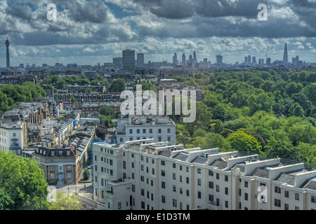 HDR-Blick auf Central London, BT Tower, The Shard und Hyde Park aus dem 17. Stock des Lancaster London Hotels Stockfoto