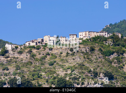 Entfernten Hügel Dorf Bairols, Alpes-Maritimes, Provence, Frankreich, Europa Stockfoto