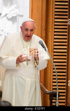 Vatikan-Stadt. 31. Mai 2014. Papst Francis treffen sich die Kinder von Neapel von den "Zug der Kinder" - Rom, Vatikan, Halle Paul VI, 31 Mai 2014 Credit: wirklich Easy Star/Alamy Live News Stockfoto