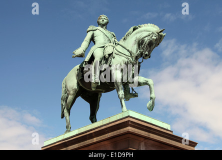 Bronze Reiter Statue von König Karl Johan von Norwegen vor dem norwegischen Königspalast in Oslo Stockfoto