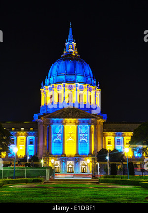 San Francisco City Hall in der Nacht beleuchtet Stockfoto