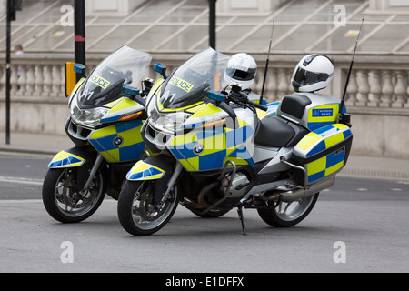 Zwei Motorräder der Metropolitan Police auf steht in London Stockfoto