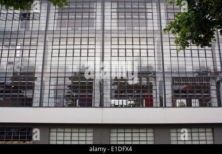 Die renovierte Bauhaus in Dessau Deutschland, einer der großen Definition Bauten der frühen Moderne in Architektur, Architekt Walter Gropius Stockfoto