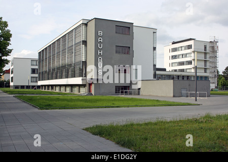 Die renovierte Bauhaus in Dessau Deutschland, einer der großen Definition Bauten der frühen Moderne in Architektur, Architekt Walter Gropius Stockfoto