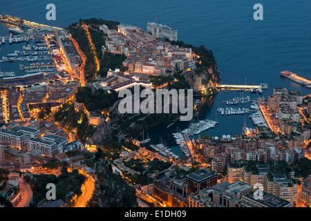 Der Bezirk von Monaco-Ville mit dem Prinzenpalast und dem Ozeanographischen Museum, den beiden prominentesten Gebäuden. Fürstentum Monaco. Stockfoto