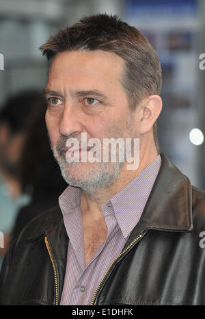 London, UK. 5. April 2009. Ciaran Hinds besucht die UK-Premiere von Race To Witch Mountain im Odeon West End. © Ferdaus Shamim/ZUMA Wire/ZUMAPRESS.com/Alamy Live-Nachrichten Stockfoto