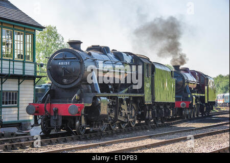 Dereham, UK. 1. Juni 2014. LMS Jubilee Klasse 6 P 4-6-0 keine 45699 Galatea LMS Roel Scot Klasse 7P 4-6-0 keine 46115 Scots Gardist LMS Klasse 8F 2-8-0 keine 48151 besuchen Norfolk für die Dampf-Gala vom 30. Mai 2014. zu 1. Juni 2014 zieht viele Besucher aller Altersgruppen. Bildnachweis: Major Gilbert/Alamy Live-Nachrichten Stockfoto