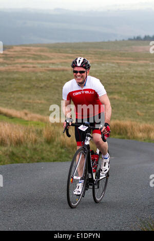 Trog von Bowland, Lancaster, UK 1. Juni 2014.  Le Terrier sportlich.  Drei Routen, die Übernahme in Jubilee Tower und den Trog Bowland mit einer Spaltung bei Dunsop Bridge und dann bis Wildschwein fiel Chipping an den Anstiegen des Jeffery Hill und Waddington fiel und auf der Aufgabestation am Slaidburn.  Die lange Strecke ging über Bowland Knoten mit einer großen Schleife zurück zum Slaidburn mit fantastischer Aussicht, Landschaft und ruhige Gassen.  Bildnachweis: Conrad Elias/Alamy Live-Nachrichten Stockfoto