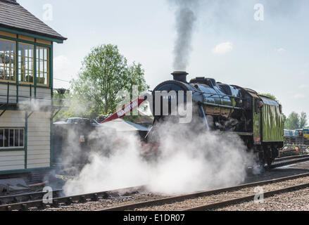 Dereham, UK. 1. Juni 2014. LMS Jubilee Klasse 6 P 4-6-0 keine 45699 Galatea LMS Roel Scot Klasse 7P 4-6-0 keine 46115 Scots Gardist LMS Klasse 8F 2-8-0 keine 48151 besuchen Norfolk für die Dampf-Gala vom 30. Mai 2014. zu 1. Juni 2014 zieht viele Besucher aller Altersgruppen. Bildnachweis: Major Gilbert/Alamy Live-Nachrichten Stockfoto