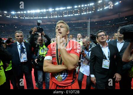 Paris, Frankreich. 31. Mai 2014. Top 14 Rugby Union endgültig, Castres gegen Toulon. Jonny Wilkinson (Tou) in nachdenklicher Stimmung auf seinem letzten Spiel Kredit: Action Plus Sport/Alamy Live News Stockfoto