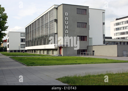 Die renovierte Bauhaus in Dessau Deutschland, einer der großen Definition Bauten der frühen Moderne in Architektur, Architekt Walter Gropius Stockfoto