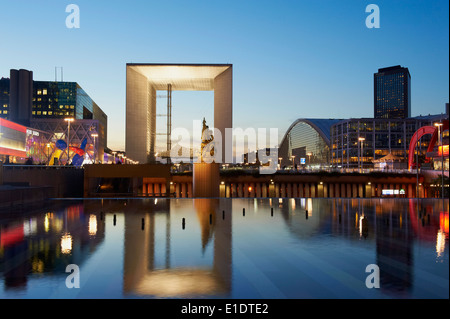 Frankreich, Paris, La Grande Arche De La Defense des Architekten Otto Von Spreckelsen in der Nacht Stockfoto