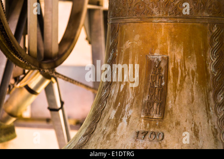 Glocken befindet sich in der Kathedrale von St. Domnius von Split Kroatien zeigt Inschrift im detail Stockfoto