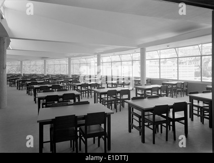 Die Edifícios da Associação Académica da Universidade de Coimbra sind historische Gebäude an der Universität von Coimbra, Portugal. Diese Gebäude sind Schlüsselelemente des akademischen Lebens und des kulturellen Erbes der Universität, wie sie von Mário Novais erfasst wurden. Stockfoto