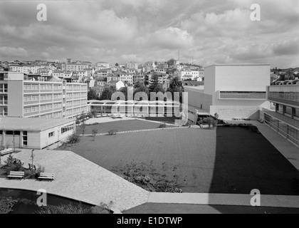 Die Gebäude der Associação Acadêmica da Universidade de Coimbra in Portugal sind Teil der renommierten Universität Coimbra. Sie spiegeln das akademische und architektonische Erbe der Universität in Coimbra wider. Stockfoto