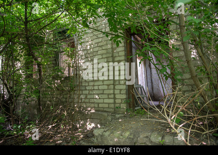 Ruinen von Fedorovych Janukowitsch (ehemalige ukrainische Präsident) Haus in Yenakiieve, Oblast Donezk, Ukraine Stockfoto