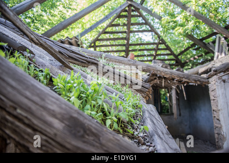 Ruinen von Fedorovych Janukowitsch (ehemalige ukrainische Präsident) Haus in Yenakiieve, Oblast Donezk, Ukraine Stockfoto