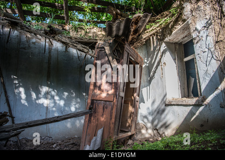 Ruinen von Fedorovych Janukowitsch (ehemalige ukrainische Präsident) Haus in Yenakiieve, Oblast Donezk, Ukraine Stockfoto