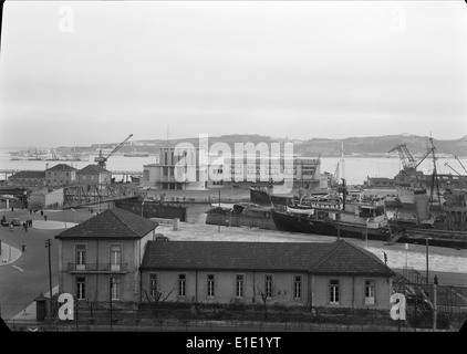 Der Gare Marítima da Rocha do Conde de Óbidos in Lissabon ist ein historischer Schiffsterminal. Es ist ein architektonisches Wahrzeichen, das mit dem maritimen Erbe Portugals und der Verkehrsinfrastruktur des Landes in Verbindung steht. Stockfoto