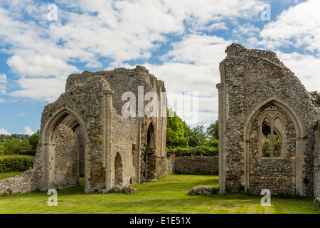 Ruinen des Augustiner Abtei Kirche St. Maria von den Wiesen am Creake Norfolk 12. Jahrhundert erbaut und im Jahre 1484 durch einen Brand zerstört Stockfoto