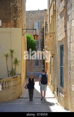 Mittelalterliche Gasse, Mdina (Città Vecchia), Western District, Malta Majjistral Region, Republik Malta Stockfoto