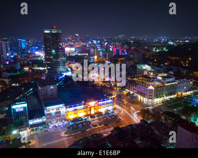 Eine Antenne Nachtansicht des Bezirk 1 in Ho-Chi-Minh-Stadt (Saigon), Vietnam. Stockfoto