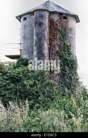 Zerstörten Bauern Häuser im italienischen Landschaft Stockfoto
