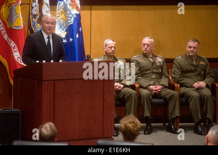 US-Verteidigungsminister Robert M. Gates spricht das Publikum während der Annahme der Befehl Zeremonie für US Central Command Stockfoto