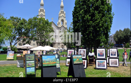 Gemälde und Fotografien auf dem Display auf einer Kunstmesse in Washinton Platz San Francisco Stockfoto