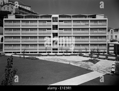 Die Gebäude der Associação Académica da Universidade de Coimbra in Portugal sind ein wichtiger Teil der Geschichte der Universität. Diese Gebäude repräsentieren akademische Kultur und architektonisches Erbe auf dem Universitätsgelände. Stockfoto