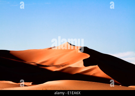 Erg Chebbi Sanddünen in der Sahara Wüste in der Nähe von Merzouga, Marokko Stockfoto