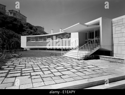 Die Gebäude der Associação Acadêmica da Universidade de Coimbra, die von Horácio Novais erobert wurde, sind ein bedeutendes architektonisches Merkmal der Universität Coimbra, das die historische Bedeutung der Institution widerspiegelt. Stockfoto