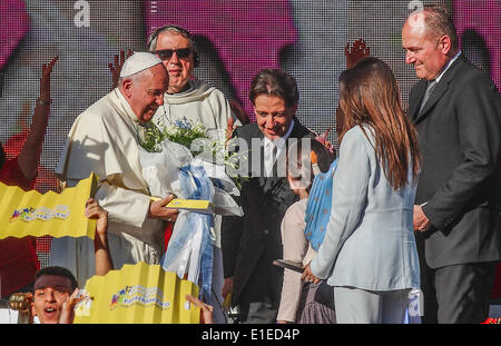 Rom, Italien. 1. Juni 2014.   Olimpic Stadium Treffen von Papst Francis mit den Teilnehmern in der charismatischen Erneuerung Credit: wirklich Easy Star/Alamy Live News Stockfoto