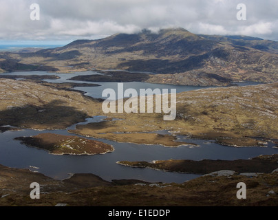 Ansicht Nord nach Loch Snigiscleit, Aineort und Beinn Mhor von Stulabhal, South Uist, äußeren Hebriden, Schottland Stockfoto