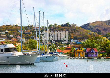 Yachten und beherbergt in der Marina von Port Louis, in der Lagune am Hafen von St. George, St. George, Grenada, West Indies Stockfoto