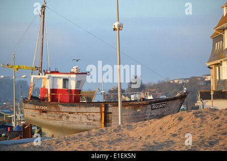 Boot in West Bay, Hafen von Bridport, Dorset, England. Stockfoto