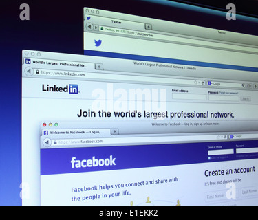 Social networking-Websites auf dem Computerbildschirm. Es gibt berühmte social-Networking-Stege Stockfoto