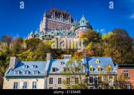 Fairmont Chateau Frontenac und die historischen Gebäude der Unterstadt in der Altstadt von Quebec, Quebec Stadt, Quebec, Kanada. Stockfoto
