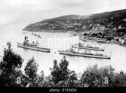 Das Propagandafilm der Nazis zeigt die französische Mittelmeerflotte im Hafen von Villefranche-sur-Mer an der französischen Riviera bei Nizza, Frankreich, 1937. Fotoarchiv für Zeitgeschichtee - KEIN KABELDIENST Stockfoto